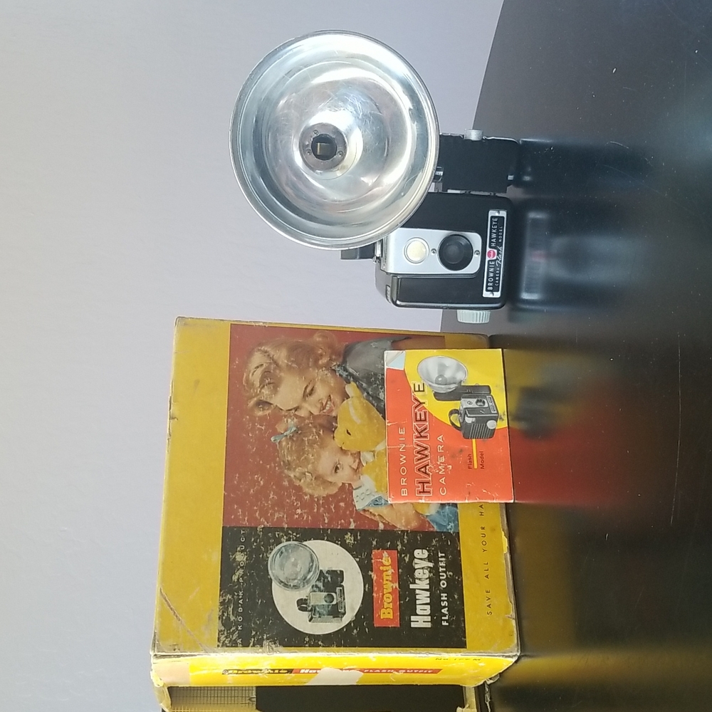 Kodak Brownie Hawkeye camera (Flash model) # 177